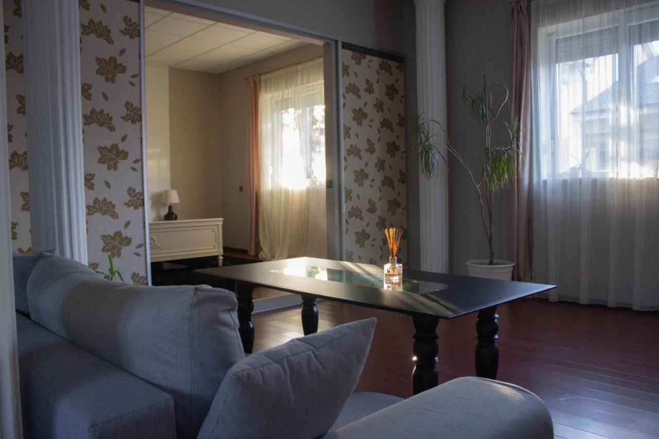 Yox Apartment 1 Gran Varadino Esterno foto
